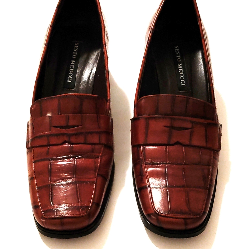 Sesto Meucci Crocodile loafers.  Great condition